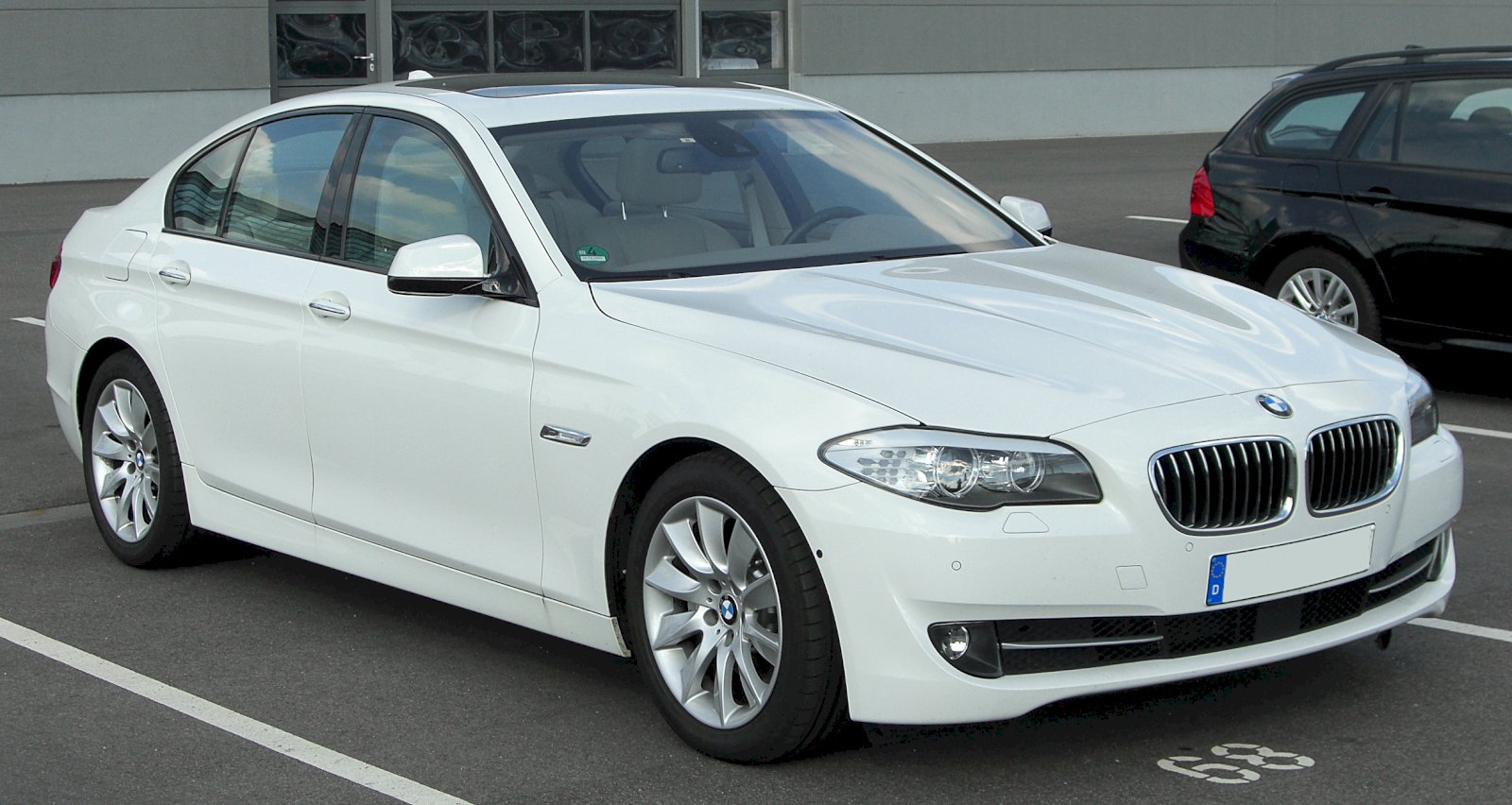 BMW F10 ORJİNAL ÖN CAM 12000 TL
